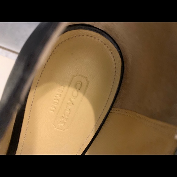 Coach - Picture 4 of 4